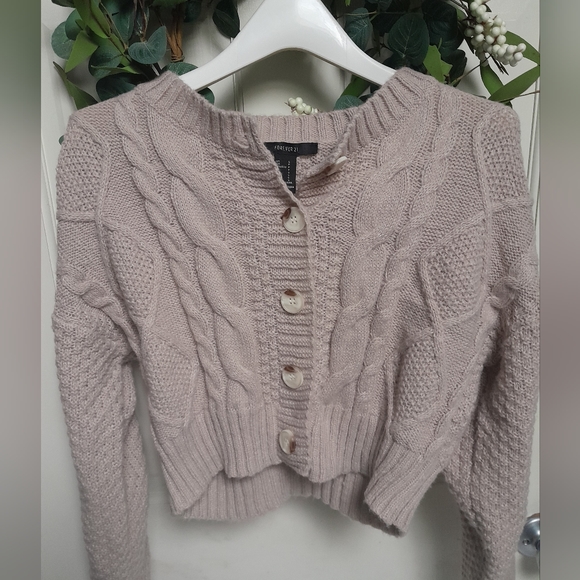 Fuzzy cardigan - Picture 1 of 3